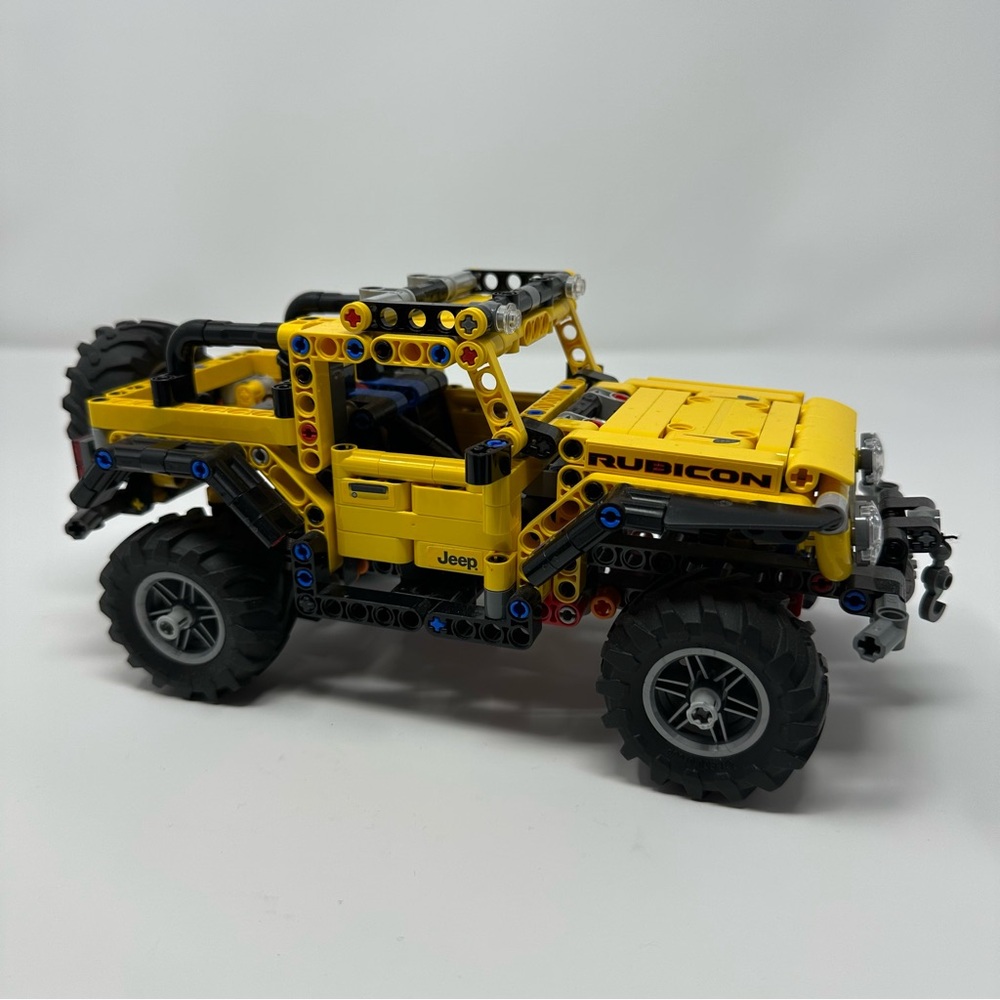 Lego Jeep Wrangler 42122 Technic Car Toy Display